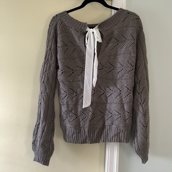 MOON AND MADISON Grey Sweater with Tie Back - Picture 3 of 3